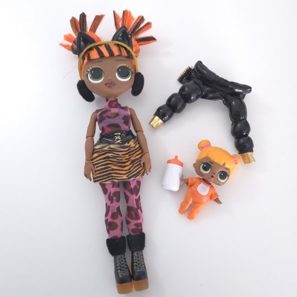 LOL Surprise! OMG Winter Chill Missy Meow Fashion Doll with Little Sis Baby Cat